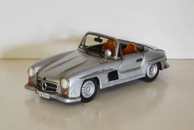 Auto Di Latta Nostalgia Modello Auto D'epoca Mercedes 300 SL In Latta L 29 Cm - Immagine 1 di 4