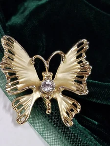 Vintage signiert JUSTI Strass Schmetterling Satin Oberfläche goldfarbene Brosche/Pin - Bild 1 von 16