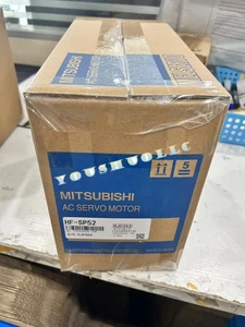 New In Box MITSUBISHI HF-SP52 Servo Motor - Picture 1 of 4