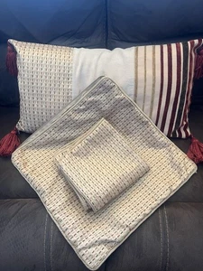 Oblong Cushion With 2 X Matching Cushion Covers. - Picture 1 of 2