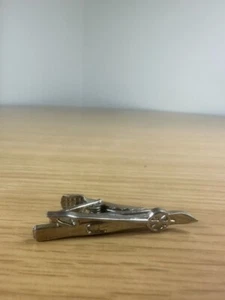 Vintage Golf Club? Nautical? Looks like an X.. Silver Tie Clip - Picture 1 of 4