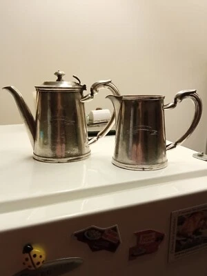 ANCIEN POT A LAIT METAL ARGENTÉ CHRISTOFLE /NO ARGENT ANCIENNE CAFETIERE SUCRIER - Photo 1/2
