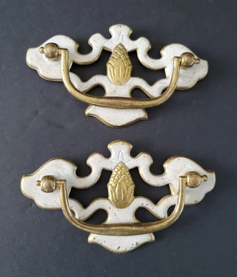 Lote de 2 asas vintage Bassett Drop Bail blanco sobre latón piña años 60 Foto 1 de 4