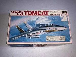Vintage Hasegawa Model Kit *GRUMMAN F-14A TOMCAT* 1:72  (NEVER ASSEMBLED)  - Picture 1 of 2