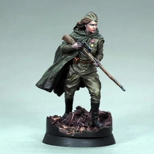 gemalte sowjetische Scharfschützein Miniatur russische Soldatin Zweiter Weltkrieg historisch - Bild 1 von 7