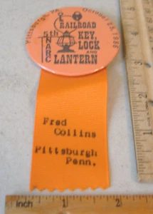 RAILROAD KEY, LOCK & LANTERN~5TH NARC~OCT. 25, 1986~PITTSBURGH PA~ BUTTON PIN - Bild 1 von 4