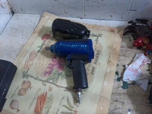 Snap On BEAST!  BRAND NEW 1/2” Drive Air Impact Wrench Retail $725 #MG725A blue - Bild 1 von 1