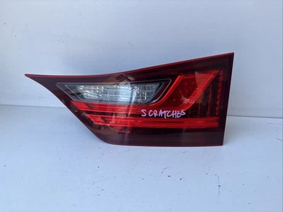 Luz trasera interior del lado del pasajero derecho Lexus GS350 2013-2015 OEM USADA Foto 1 de 4