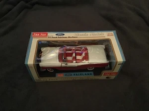 Sun Star Classic Models 1957 Ford Fairlane Skyliner Red & White Vehicle New - Picture 1 of 4