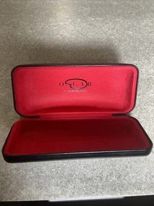 Oscar by Oscar De La Renta Brillenetui schwarz und rot. NUR KOFFER - Bild 1 von 4