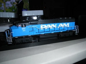 Pan Am - GP40-2W W/ DCC & Sound - Picture 1 of 4