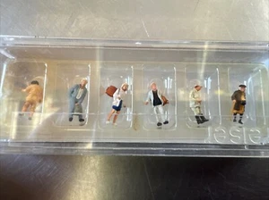Preiser N Scale 1:160 Figures Standing Passengers #79126. Curved Track 6 #2521 - Picture 1 of 8