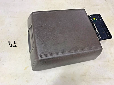 07-09 10 11 12 13 14 FORD EXPEDITION CONSOLA CENTRAL REPOSABRAZOS TAPA CON BISAGRA BONITO Foto 1 de 3