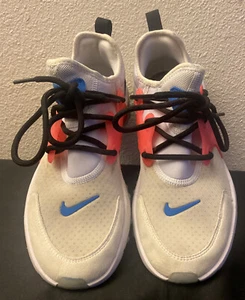 Nike React Presto (GS) Size 5Y White Hyper Pink #BQ4002-101 - Picture 1 of 10