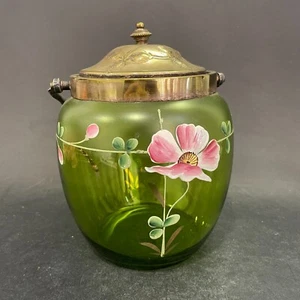 Pot à biscuits en verre vert, peint émaillé à décor de fleurs (H : 17.5 cm) - Foto 1 di 11