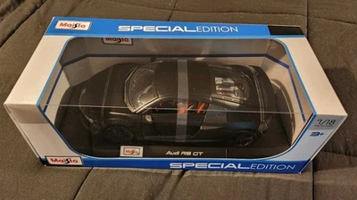 Coche deportivo fundido a presión Maisto edición especial escala 1:18 negro AUDI R8 GT con base Foto 1 de 4