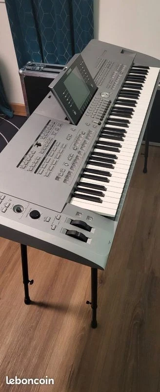 Yamaha Tyros 5 + Enceinte Presonus Eris E5 + Flycase THON + Pied Gewa + Divers - Photo 1/4