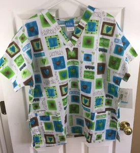Scrub Top Large V Neck H.Q. Women's Cute Fun Hearts Patterns New With Tags - Picture 1 of 12