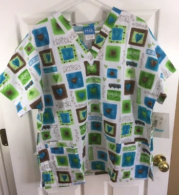 Scrub Top Large V Neck H.Q. Women's Cute Fun Hearts Patterns New With Tags - Image 1 of 4