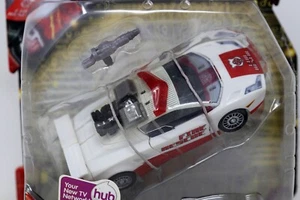 Transformers Generations Deluxe Red Alert MIP - Picture 1 of 7