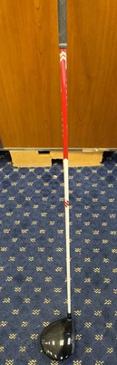 Driver Mizuno ST-X 230 10.5* diestro usado con eje flexible rígido Aldila Ascent Red 50. Foto 1 de 4