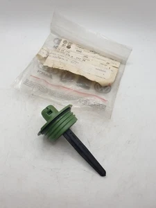 Volkswagen Golf MK4 1.6 Genuine Power Steering Reservoir Cap 1J0422376A OEM Part - Picture 1 of 11