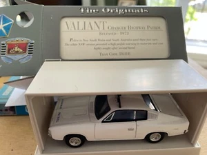 TRAX - 1/43 - TR11B - VALIANT CHARGER HIGHWAY PATROL - Bild 1 von 1