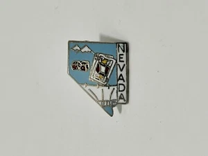 Nevada State Map Outline Pin Lapel Casino Poker Cards Dice Gambling Souvenir - Picture 1 of 4