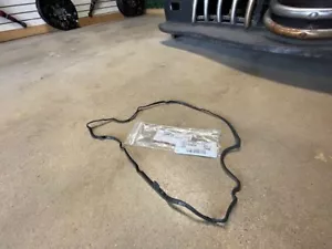 1 Genuine OEM Mopar Engine Valve Cover Gasket for Dodge Dart Fiat 500 68145088AA - Picture 1 of 2