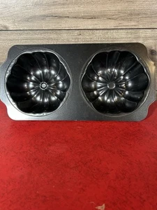 Pumpkin 3D Cake Pan, 2 Halves Make A Whole - Picture 1 of 9