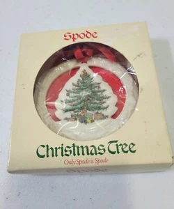 Spode Christmas Tree Shaped Ornament In Box - Picture 1 of 4