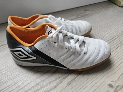 Umbro Hallenschuhe Sportschuhe Gr 38,5 Unisex Damen Herren Sneaker Schuh - Bild 1 von 3