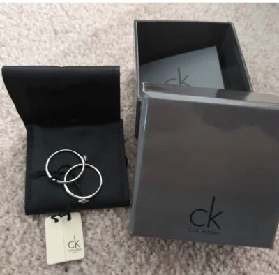 NUEVO CONJUNTO DE ANILLOS DOBLE DIAMANTE CK CALVIN KLEIN TALLA 7 U 8-DOS ANILLOS Foto 1 de 4