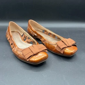 Vince Camuto Patent Leather Flats w/ Bow and Open Ribbon Sides Brownish Sz 7.5 - Picture 1 of 13