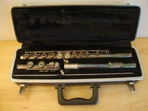 Vintage Bundy Selma Silver Plated Flute, Hard Case, Cleaning Rod, Early 1970's - Picture 1 of 6