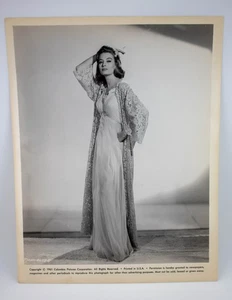1961 ORIGINAL HOLLYWOOD SEXY GOWN CAPUCINE MODEL PRODUCTION PHOTO 3629 - Picture 1 of 2