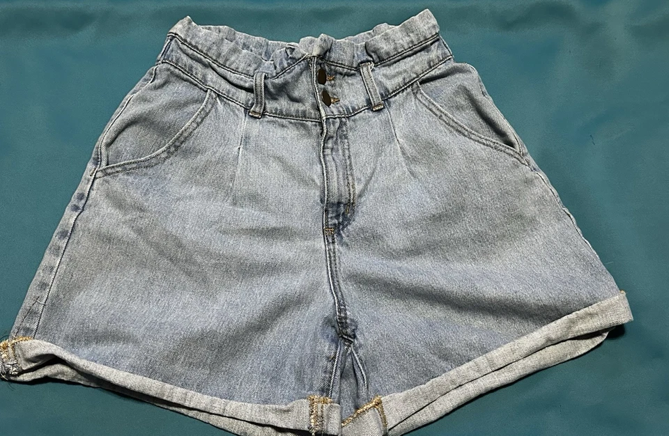 Pantalones cortos de mezclilla para mujer vintage de la marca GB de los años 80’s cintura alta Foto 1 de 3