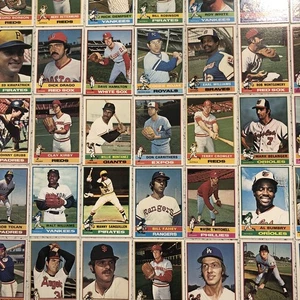 (40) 1976 Topps Baseball cards Roy White Doyle Alexander Dick Drago Sparky Lyle - Picture 1 of 8