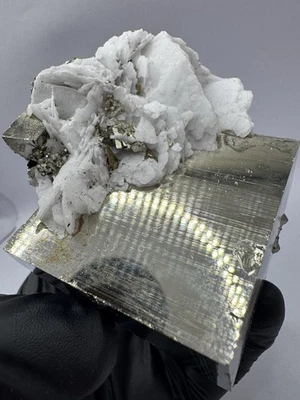 Pyrit Spiegelglatt Quadrat Mit Feldspat Rosenwuchs 384,42 Gramm Top AA+ Aus Peru - Bild 1 von 4