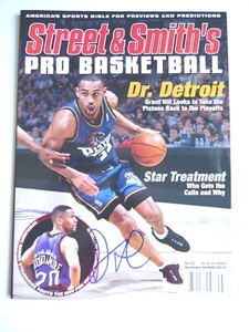 Damon Stoudamire - Street & Smith's Basketball handsigniert 18.12.1997 - Bild 1 von 2