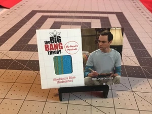 Tarjeta de armario Cryptozoic Big Bang Theory Sheldon’s Blue Undershirt 2012 - Imagen 1 de 5
