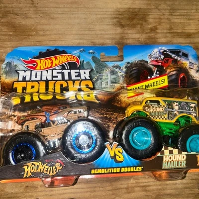 Hot Wheels Demolition Doubles 1:64 Monster Truck Hotweiler Vs. Hound Hauler Jam - Image 1 of 4
