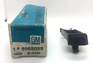 1973 –1975 Oldsmobile NOS Console Door Latch GM # 5965025 Free Shipping - Picture 1 of 12