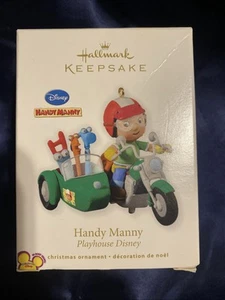 Hallmark Andenken Ornament 2010 handlich Manny Disney Spielhaus Motorrad Beiwagen - Bild 1 von 6
