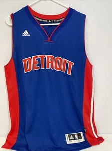 Camiseta Adidas Detroit Pistons Licenciada NBA Azul Rojo Para Hombre Grande +2 Longitud ¡Bonita! - Imagen 1 de 12