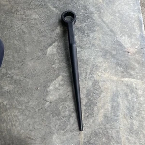 "LLAVE SPUD PROTO 2-3/16"" #2635 - grande 21"" de largo - herramienta de trabajo de hierro" - Imagen 1 de 5