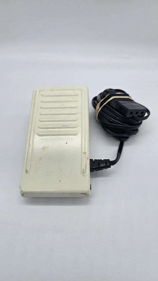 Ножная педаль швейной машинки модель M 120 В 1,0 А 3-штырьковая Singer Brother Kenmore - Изображение 1 из 3
