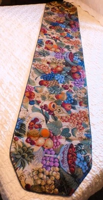 复古挂毯桌巾 68' x 13 英寸葡萄和水果 — 第 1/4 张图片