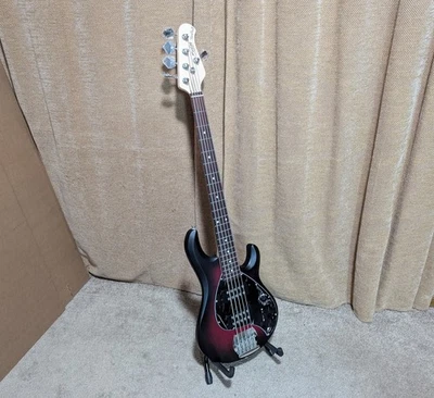 Bajo Sterling by Music Man StingRay Ray5HH L.-Ed 5 cuerdas rubí *Ver notas Foto 1 de 4