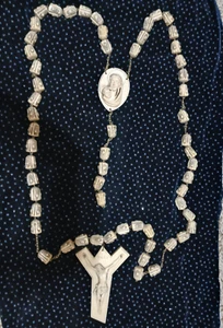 VINTAGE LARGE ROSARY/CARVED IVORINE BEADS 88" Madonna w/ Child & Crucifix - Picture 1 of 9